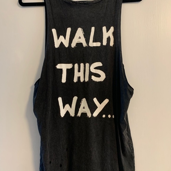 SomeDays Lovin Distressed Graphic Tee - Picture 5 of 5